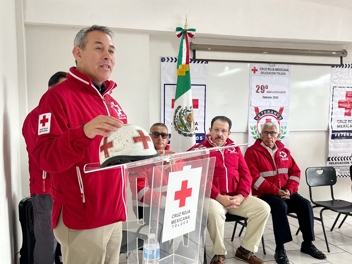 Rojo1Toluca's tweet photo. Hoy festejamos el 29 aniversario de la Coordinación  de Veteranos en @CRMTOLUCA; reconozco y admiro el gran trabajo que han realizado los hombres y mujeres que la conforman, siendo la base de nuestro voluntariado y depositarios de la historia de nuestra institución ¡Enhorabuena! https://t.co/xjM1RLGj8M