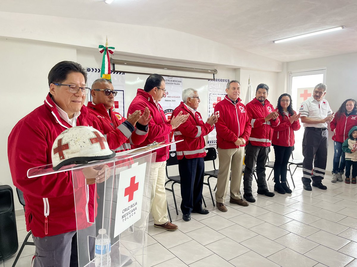 Rojo1Toluca's tweet photo. Hoy festejamos el 29 aniversario de la Coordinación  de Veteranos en @CRMTOLUCA; reconozco y admiro el gran trabajo que han realizado los hombres y mujeres que la conforman, siendo la base de nuestro voluntariado y depositarios de la historia de nuestra institución ¡Enhorabuena! https://t.co/xjM1RLGj8M