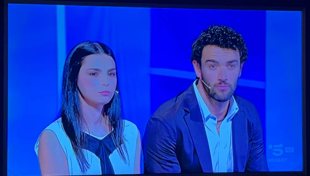 Nell’esatto momento in cui Jannik #Sinner diventa numero 3 del mondo, Matteo #Berrettini è ospite a “C’è posta per te”. Le coincidenze della vita sanno essere crudeli.

(Forza Matteo, sempre)