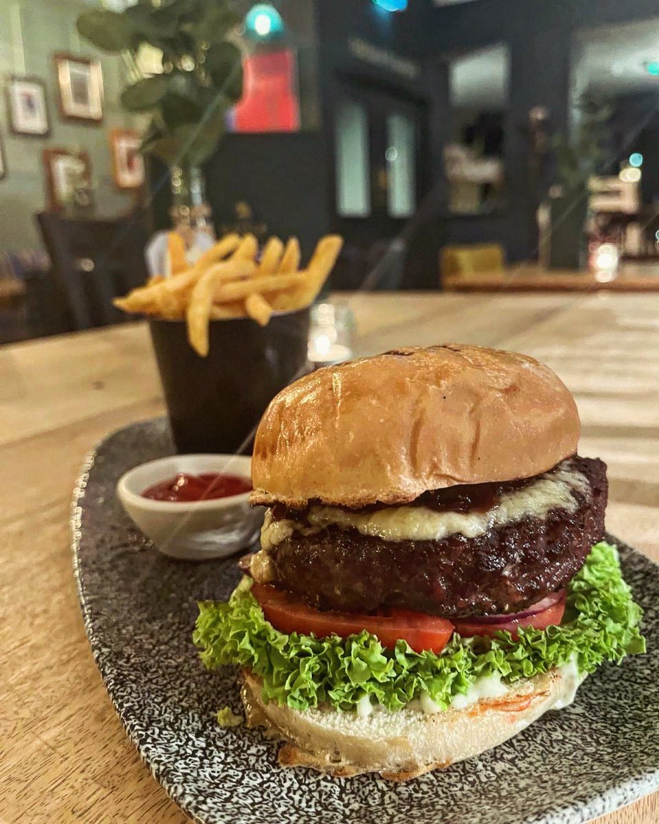 Our classic The Eagle Burger has had a bit of a sparkle, now served with Cornish cheddar, beef tomato and watercress mayo! This iconic delight will have you chomping at the bit to come back for more! 🍔 

#burgers #burgerporn #classics #countryburger #youngsburgers