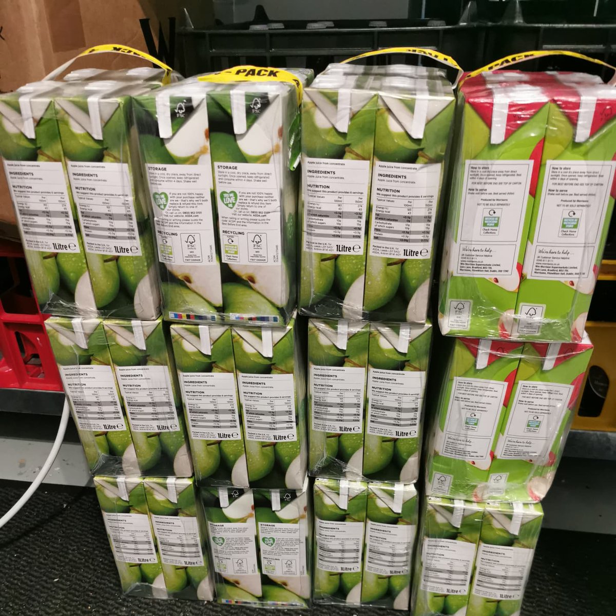 TonyCoulson10's tweet photo. Cider production initiated, 46 litres for the warmer months #homebrew #homebrewing #longside #homebrewery #ssbrewtech #homebrewer #turbocider #scottishcraftcider https://t.co/4ipMGY2h8Z