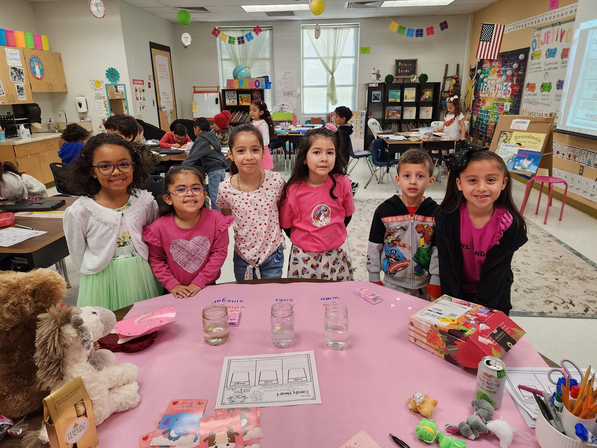 SraGarzaPrimero's tweet photo. The 100th day of school, Valentines day and Rodeo all in one week.   @NISDCole https://t.co/FLD3lTO75f