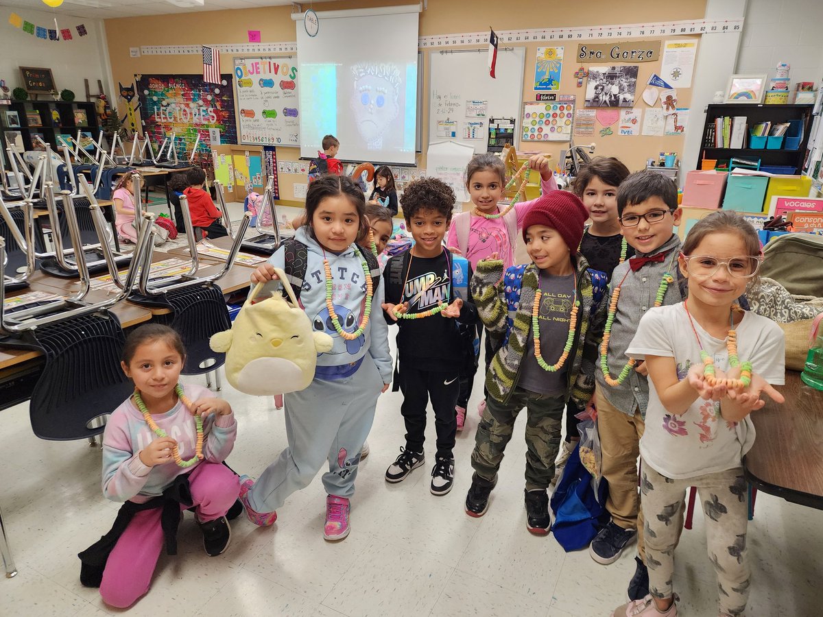 SraGarzaPrimero's tweet photo. The 100th day of school, Valentines day and Rodeo all in one week.   @NISDCole https://t.co/FLD3lTO75f