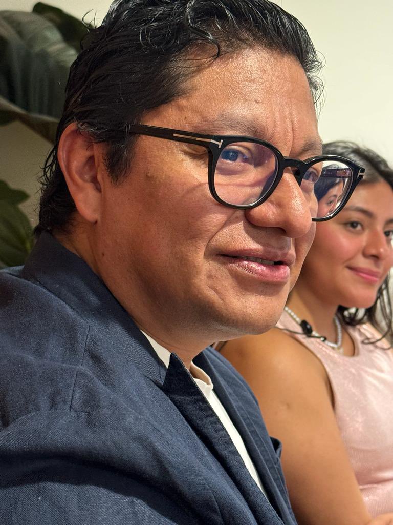 CrisVizcainoD's tweet photo. Muchas reflexiones en este gran Conversatorio. No podía faltar el entusiasmo de los jóvenes abogados de Oaxaca. https://t.co/yRKAGLbooZ