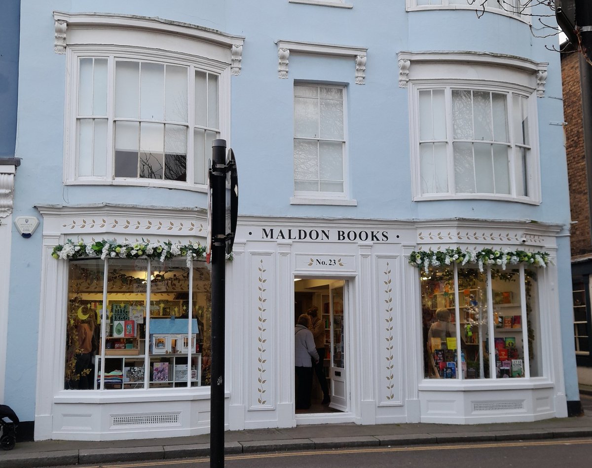 Paid a visit to the lovely independent bookshop @BooksMaldon today on its reopening after it expanded to the shop next door along with a little record shop. I wish them both every success. 😊📚📖🎵