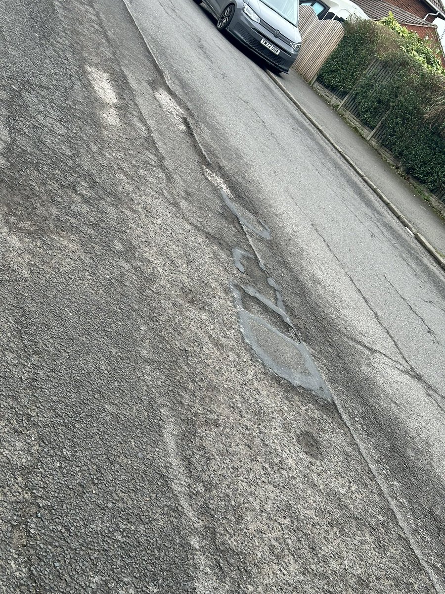 Lynchy_Stryder's tweet photo. @Derbyshirecc Please can you sort the roads in Chesterfield out. Drivers pay a lot of tax to drive on roads no better than off-road tracks. Pics attached is Boythorpe Rd. Please do a proper job are resurface the road. #torieslettingusdown #chesterfieldroads @tobyperkinsmp https://t.co/9FReJ7e9Wt
