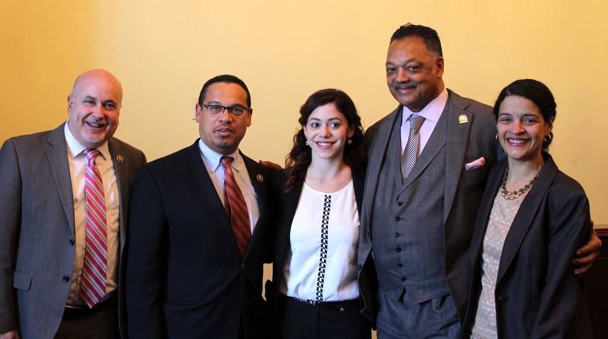 CynthiaRTerrell's tweet photo. I so appreciate @SIfill_ @rickhasen &amp; @RepRaskin talking abt how to both protect  #VotingRights while also thinking abt the need for a right to vote in the Constitution that @RepMarkPocan @keithellison &amp; @fairvote have supported — @PoliticsProse @Dania_N_Korkor @Rob_Richie https://t.co/CkOLcCKpIb
