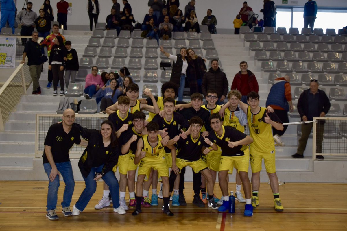 BasketAlmeda's tweet photo. PREFERENT B | Resultat
👉🏻 @BasquetCornella 64-68 @Sharp_ES Cadet 1 masculí

🎙️ Gran victòria coral a força de treballar els bàsics i de gaudir plegats a la pista! Hem de continuar!!!💪🏻 https://t.co/ivFrSZiuLB