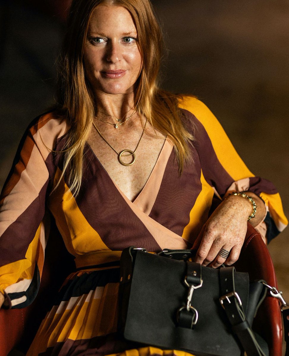 ColsenKeane's tweet photo. Our No. 918 Campbell makes a statement wherever you go. Wear it as a crossbody during the day, effortlessly switch to a shoulder bag for evenings out. 
⁠
⁠
#CrossbodyChic #DayToNightStyle #LeatherLove #StatementAccessory #FashionistaFavorite https://t.co/xuAydZz3v6