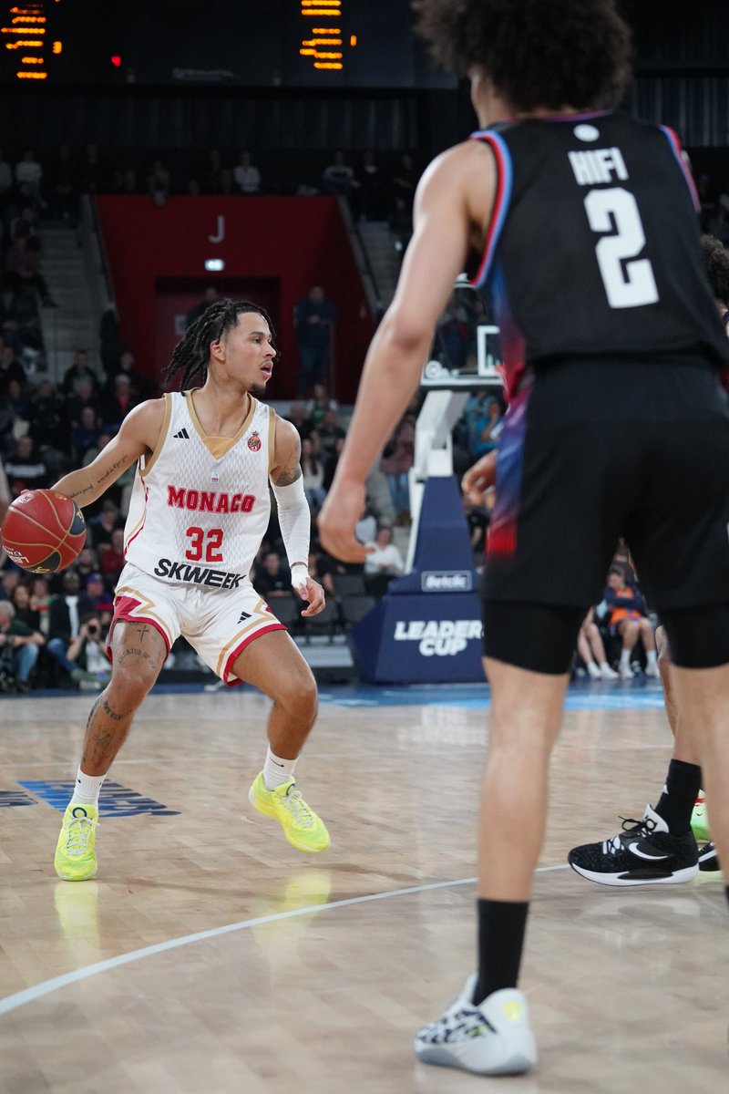 ASMonaco_Basket's tweet photo. ⏯️ C'est la pause à Saint-Chamond 🆚️ @ParisBasketball 🔥

#RocaTeam #LeaderCup https://t.co/w4lxLmroby