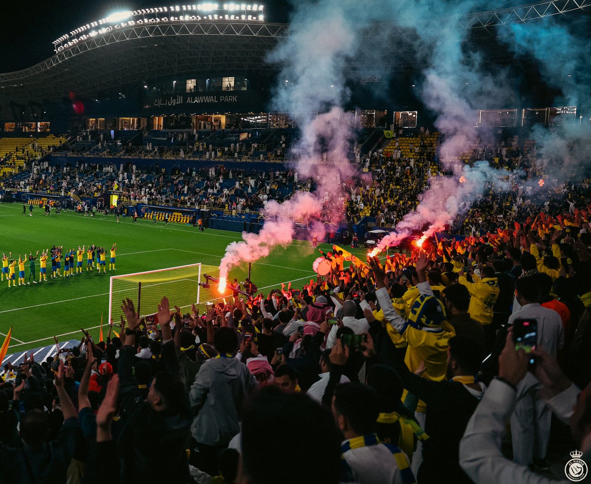 AlNassrFC's tweet photo. جماهيرنا الغالين .. شكرًا لحضوركم 💛
وأمنياتنا لأبنائنا الطلاب بالتوفيق في اختباراتهم صباح اليوم 🙏 https://t.co/4LNgXYYDvm