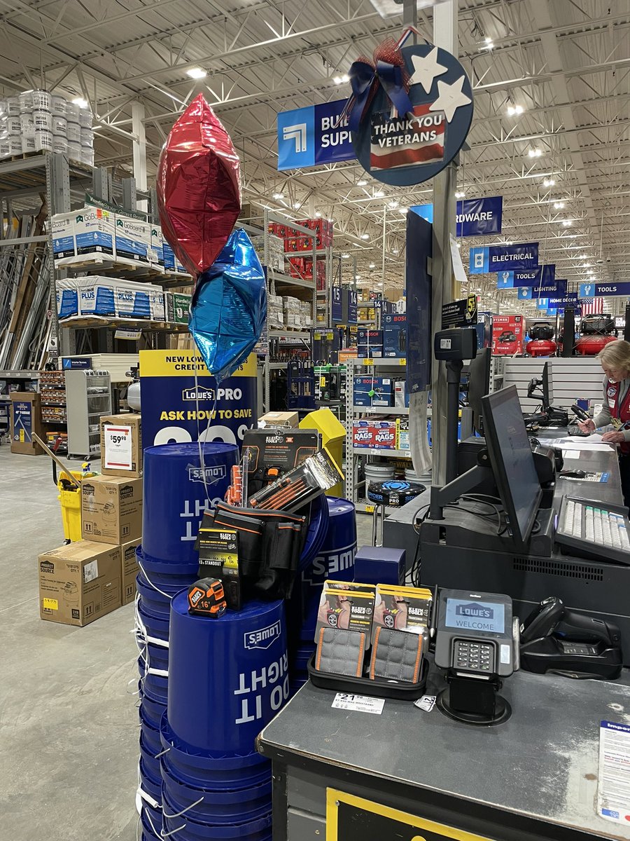 AmberMASM2217's tweet photo. Lisa has been doing a fantastic job actively demonstrating Klein’s Magnetic Wristband! #r1demos @BrianLowes2217 @som2to @BenitoKomadina @kennygrimsley https://t.co/kVDEsVnNJR