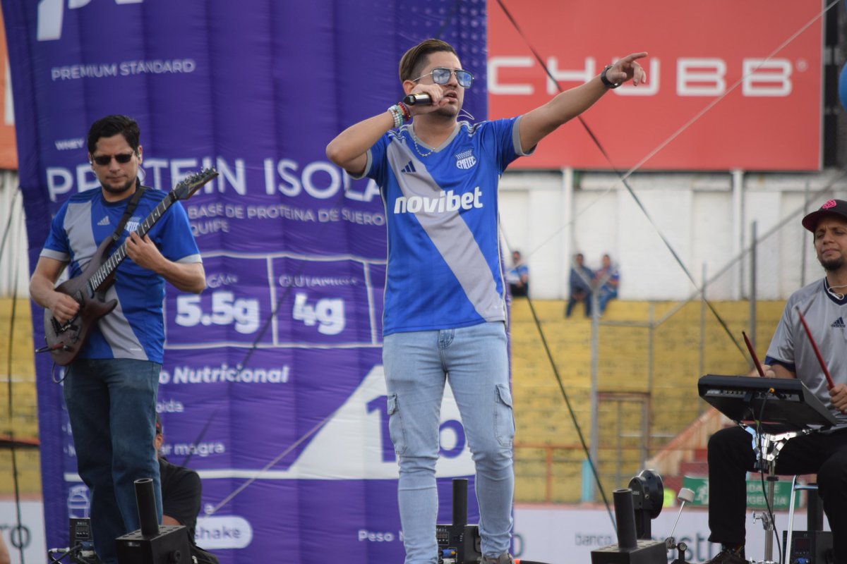 JoseCarlosVasq's tweet image. Comienza la #ExplosionAzul 2024 🔵

@Fanboleros1