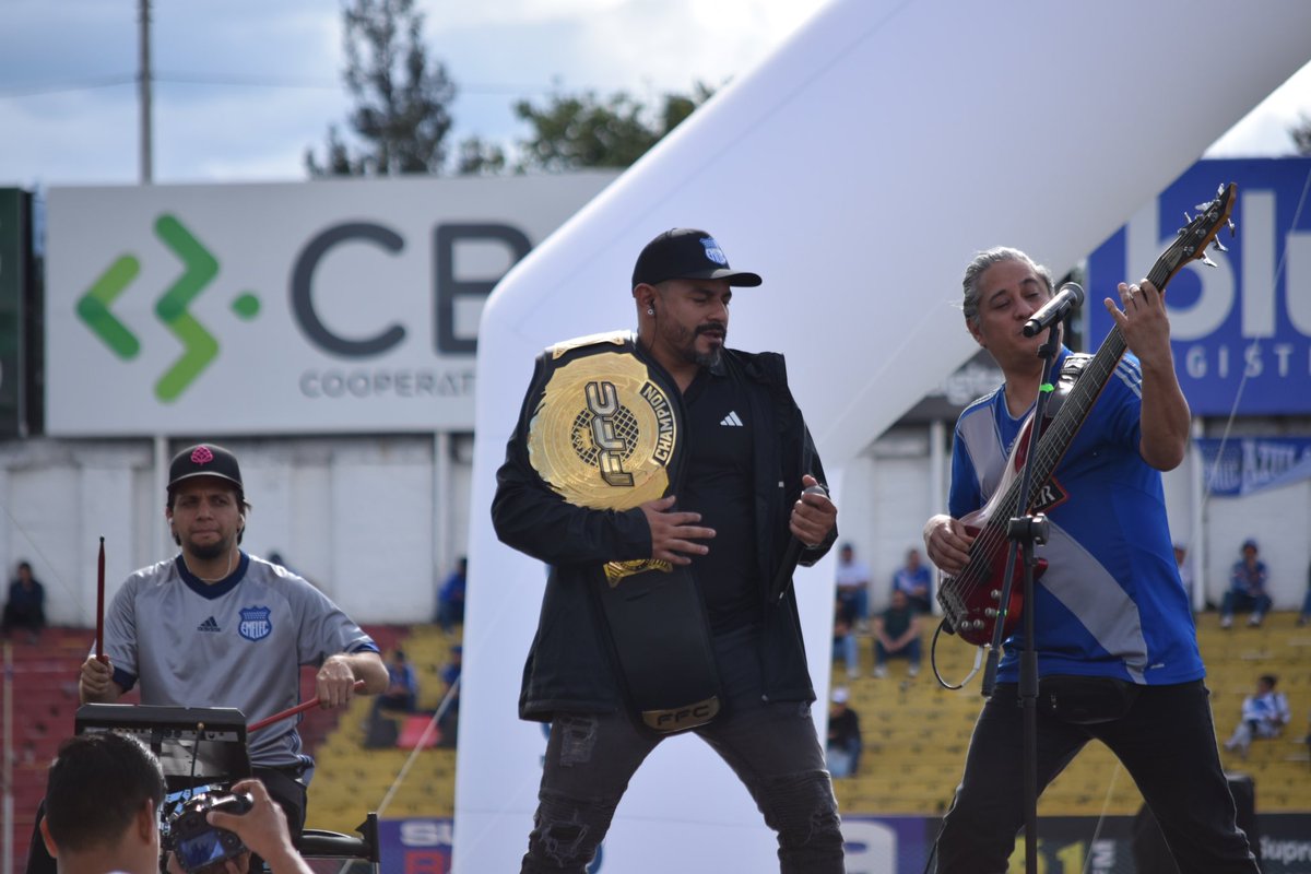 JoseCarlosVasq's tweet image. Comienza la #ExplosionAzul 2024 🔵

@Fanboleros1