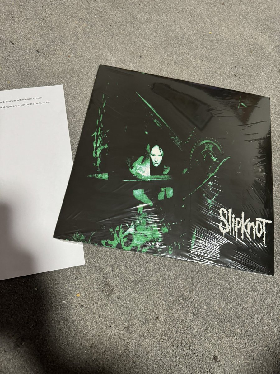 slipknot4641's tweet photo. @anderscolsefni so my partner( @britfromthevoid)  contacted you a while ago about getting this for me and it finally arrived! Still shocked she got it and thank you for being so kind as to send it! Honestly you have no idea how happy I am so thank you 🤟🏻 https://t.co/1YnPaTW2sA