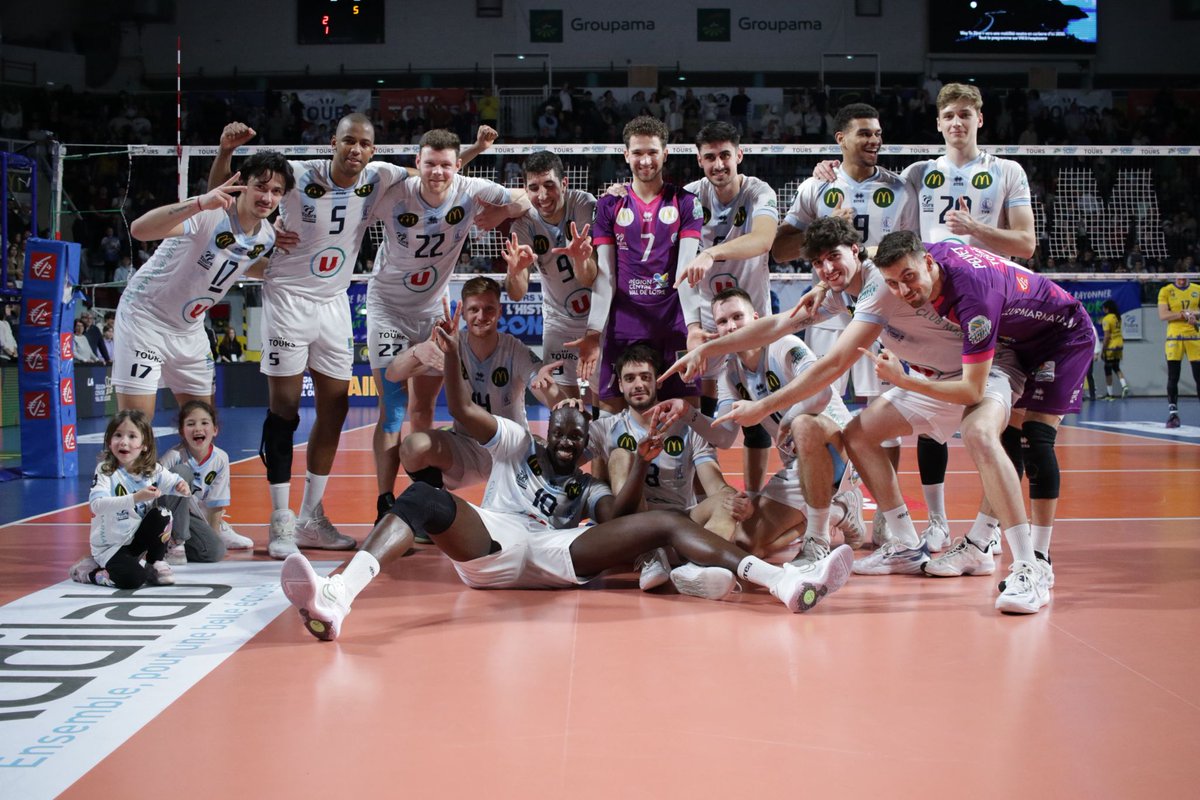 Bravo à nos joueurs pour ce match face au @nicevolleyball 👏 📷@lnm37 #volley #volleyball #TVB #toursvolleyball #LNV #LAM #villedetours #tours #toursmétropole #cd37 #centrevaldeloire #errea