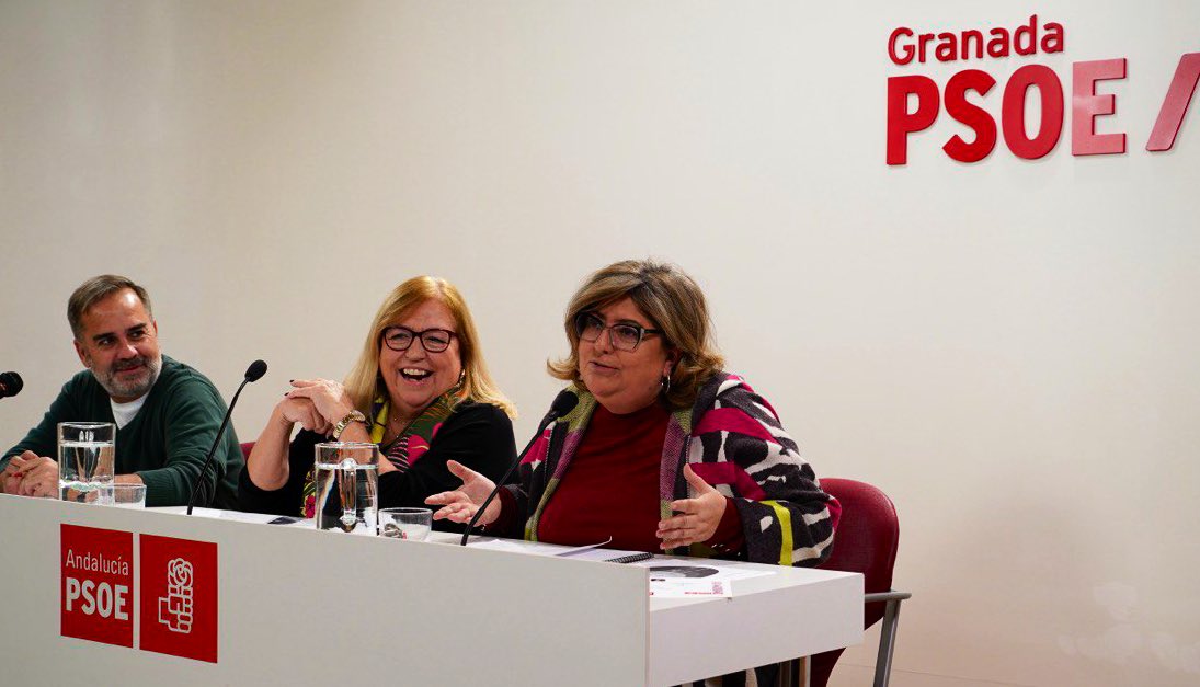 Una mañana llena de afectos y emociones en el acto de bienvenida a las nuevas y los nuevos militantes a nuestra Agrupación del PSOE en #Granada Orgullo socialista ♥️🌹