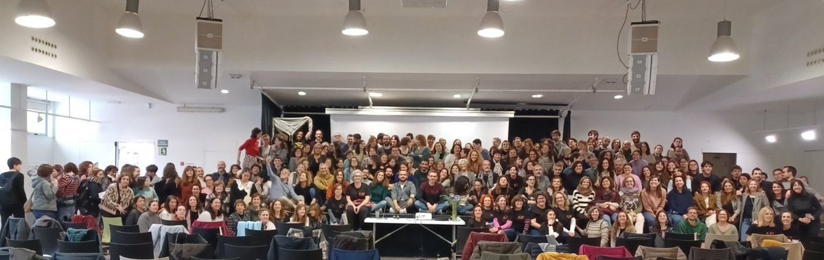 primariaicscat's tweet photo. El Seminari d'Innovació en Atenció Primària s'ha celebrat a Barcelona amb la implicació de professionals de diferents categories i de residents de medicina i infermeria de l'#apicsbcn
Ha abordat l'enfocament primarista i com adquirir l'ofici en atenció primària #SIAPBCN24 https://t.co/IpN05t8bPh
