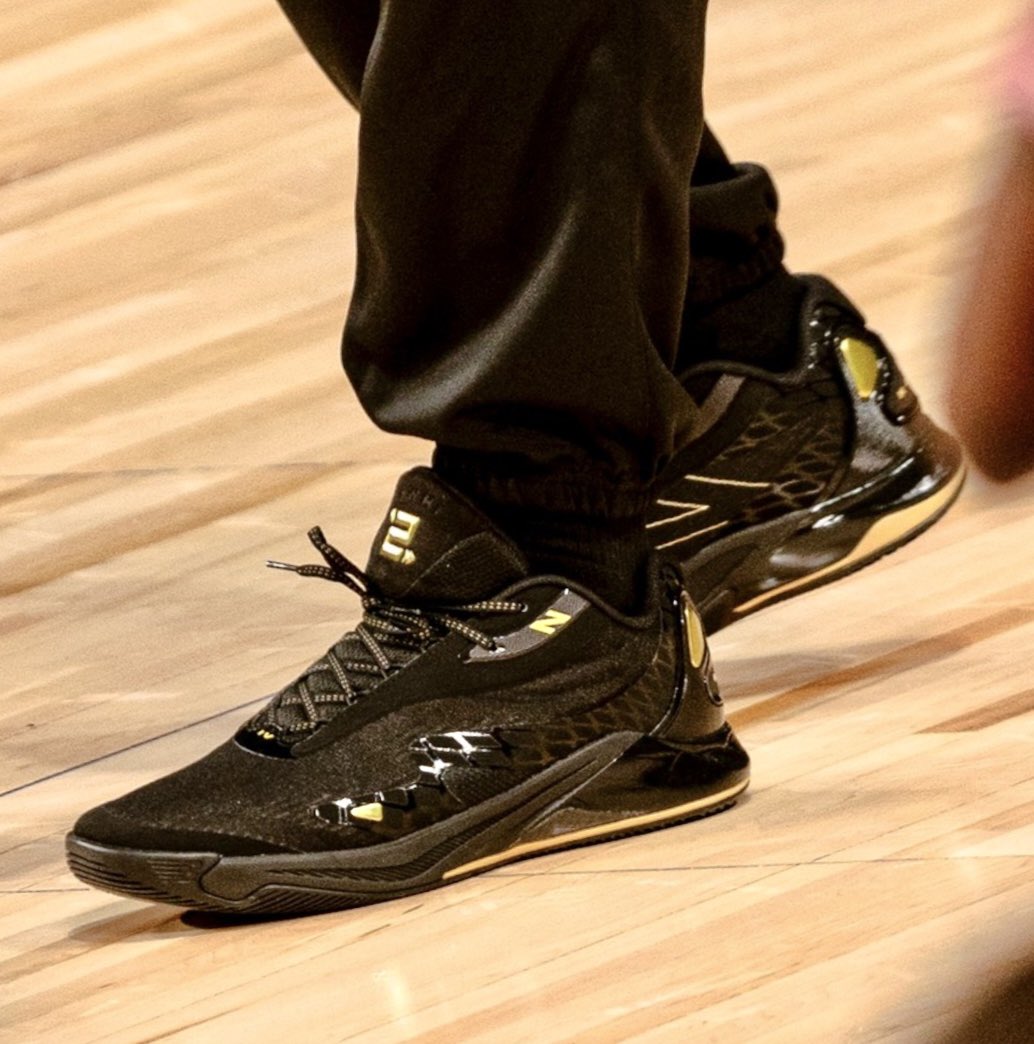Kawhi Leonard debuts the New Balance Kawhi 4 at All Star practice 👀