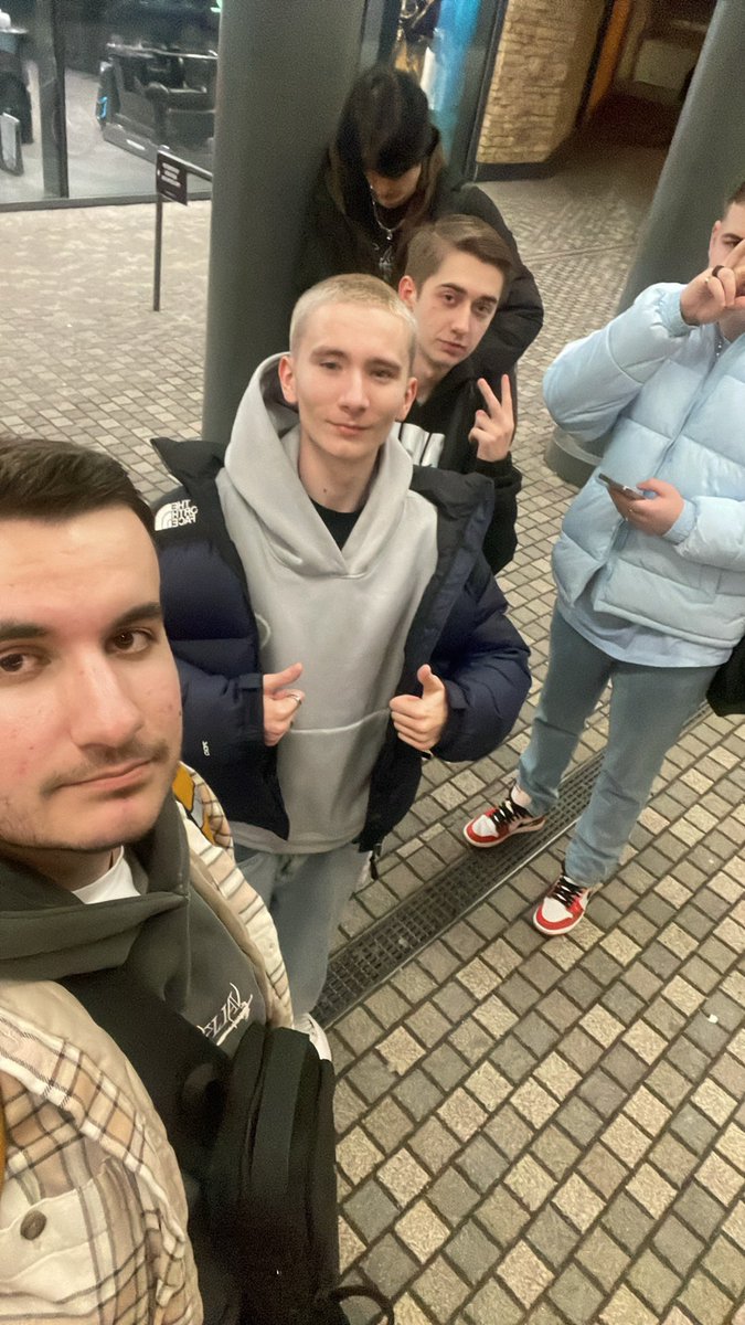 4. Místo - nadšení z nás úplně září xd
Super lanka. Super prostředí pro tolik lidí. Good luck všem co hrajou ještě zítra. Sorry klukům za performance a zároveň díky za turnaj.

<a href="/pesitheking/">pesi</a> <a href="/DandaVALO/">Danda</a> <a href="/doni_lgbtq/">doni👺</a> <a href="/ayyzicle/">ayyzicle 🕷</a>