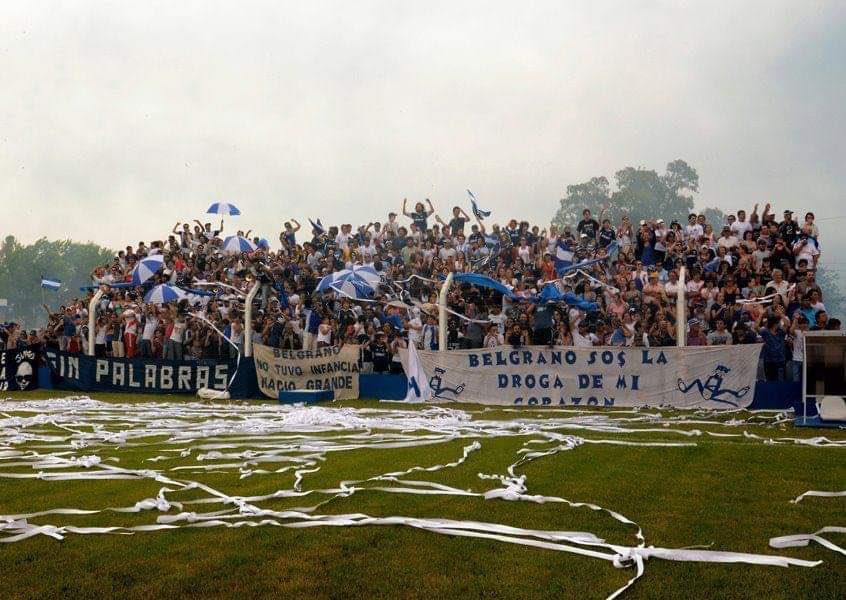 Somos Pueblo y Carnaval,
Ya están acá,
Los Borrachos Del Tablón 🎶🇸🇻
