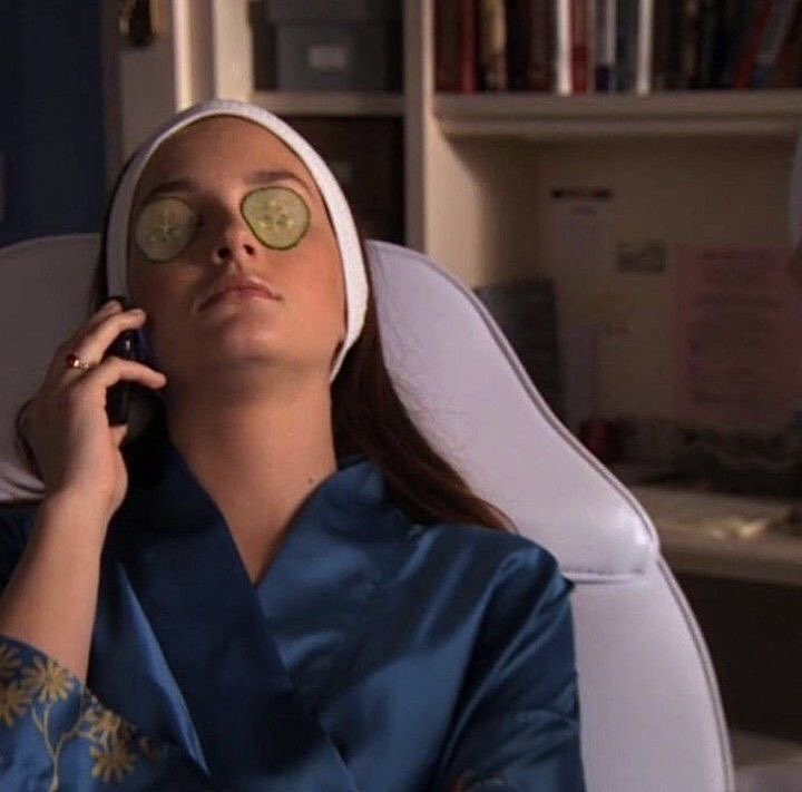 maybeeevirgo's tweet photo. me when i have 500 things to do: https://t.co/tnY0IUcUHC