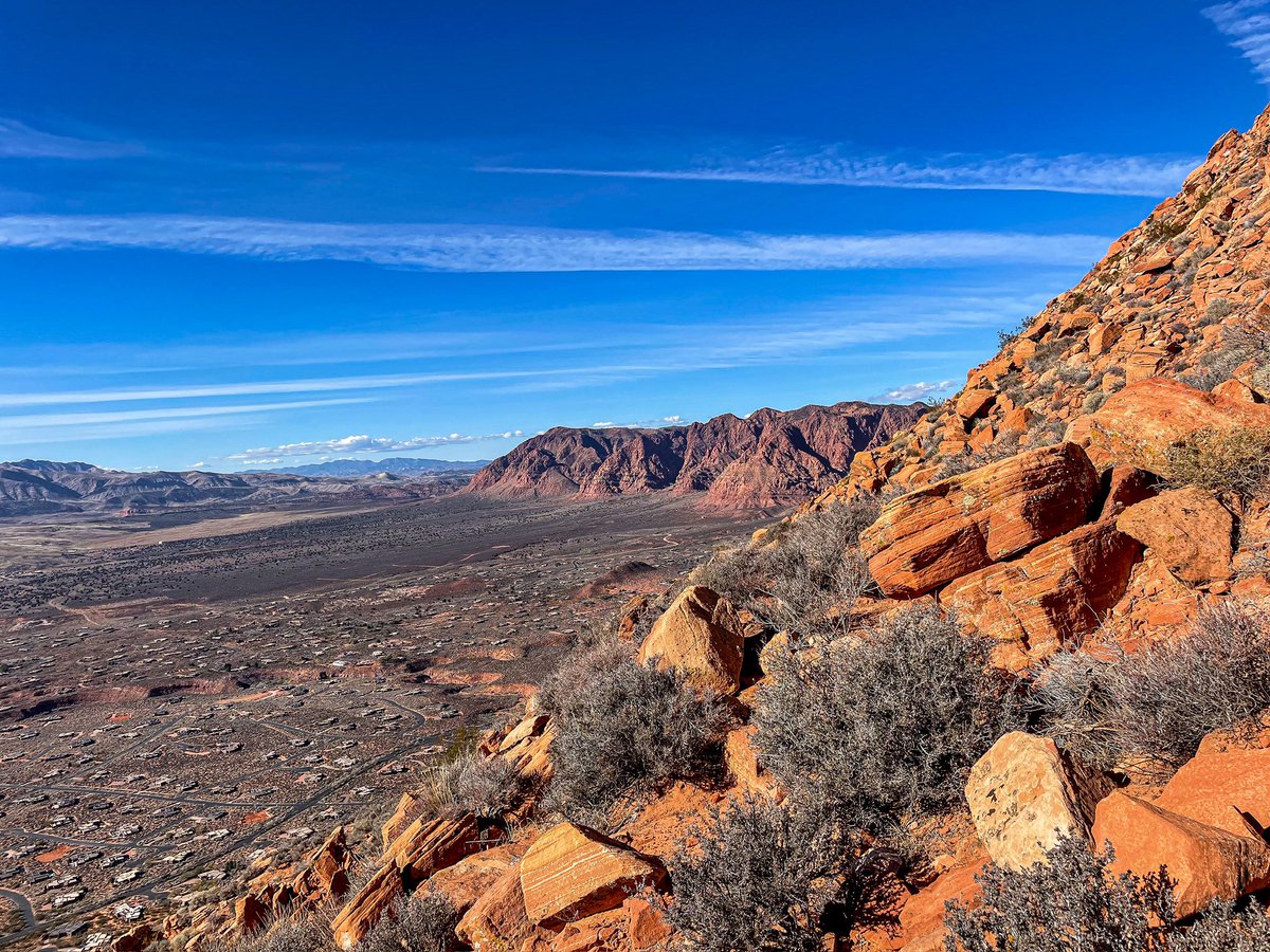 Ascending Red Mountain w/ Gracie. (Note: #wilderness route, should not be attempted in summer or by those unfamiliar w/ desert routefinding). #beUtahful #travelblogger #ParkChat #AdventureAwaits #hiking #publiclands #utahhiking #FindYourPark #utahisrad #utahphotographer