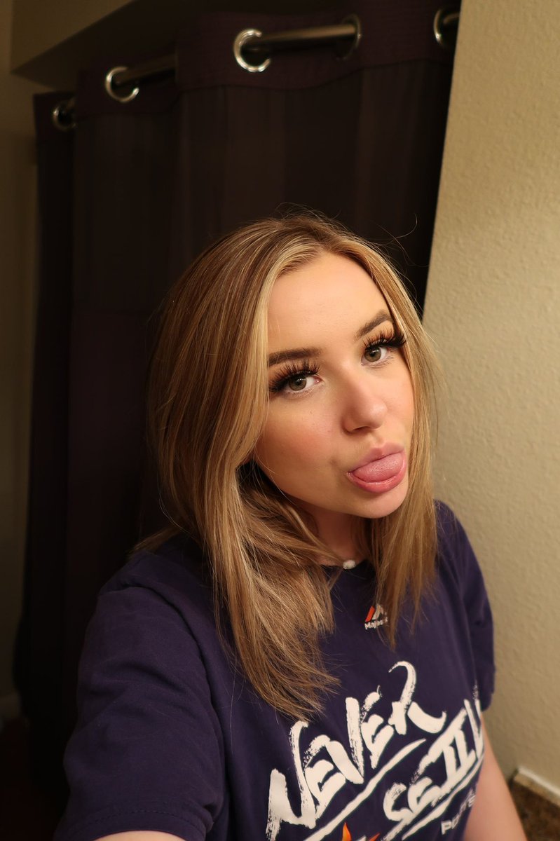 Katiarose017's tweet photo. I have special offer😍, Who Will likes &amp; Retweets And must follow I will send free nudes😍#Horny #nude #sexting #cumtribute #tribute #dickrate #cocktribute #slut #cumslut #Nswf #daddy https://t.co/7l0yF1l6RI