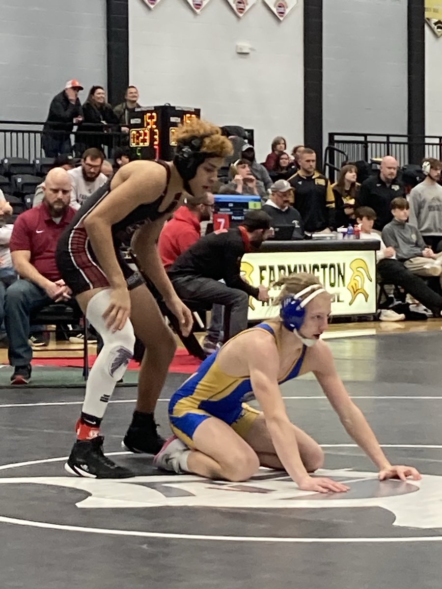 Freshman Donovan Brown qualifies for State with a pin at 138.
⁦<a href="/SummitGrapplers/">Summit Wrestling</a>⁩