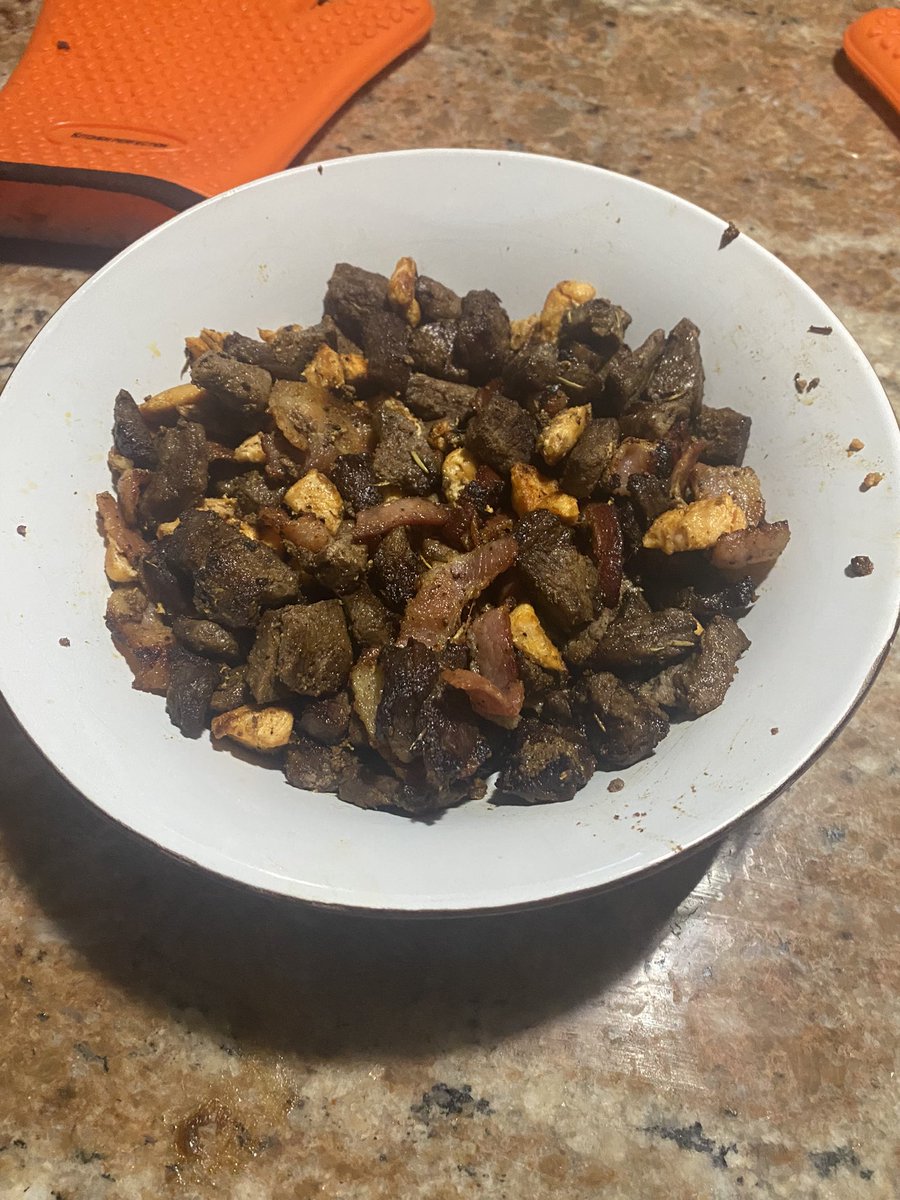 AwkwardCassidy tweet media