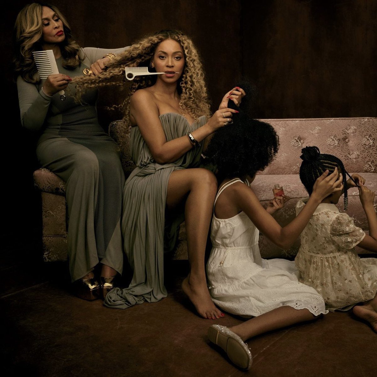 this is 4 generations  😩❤️