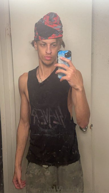 Eye contact is very important https://t.co/N3UN6ZTYE8