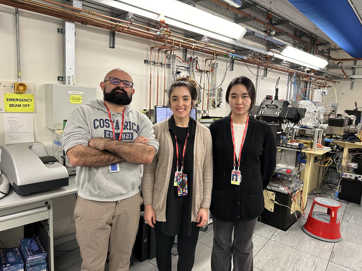 B23_Diamond (@b23_diamond) on Twitter photo Joana Silva, Yi Li and <a href="/ReDoX06/">Carlos Redondo-Gómez</a> studied hydrogels using circular dichroism on their first visit at <a href="/b23_diamond/">B23_Diamond</a>.
#CircularDichrosim #Hydrogels #DiamondLightSource Joana Silva, Yi Li and <a href="/ReDoX06/">Carlos Redondo-Gómez</a> studied hydrogels using circular dichroism on their first visit at <a href="/b23_diamond/">B23_Diamond</a>.
#CircularDichrosim #Hydrogels #DiamondLightSource
