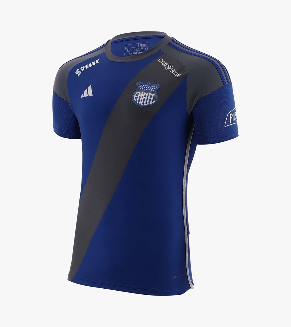 marcadegol's tweet photo. 2023 🆚 2024 - Emelec @adidasfootball Home Kit

🔎 Cambia el sentido de la banda, ahora en un gris más oscuro
🔎 Cuello redondo y hombros en gris https://t.co/WylW0XnVnT