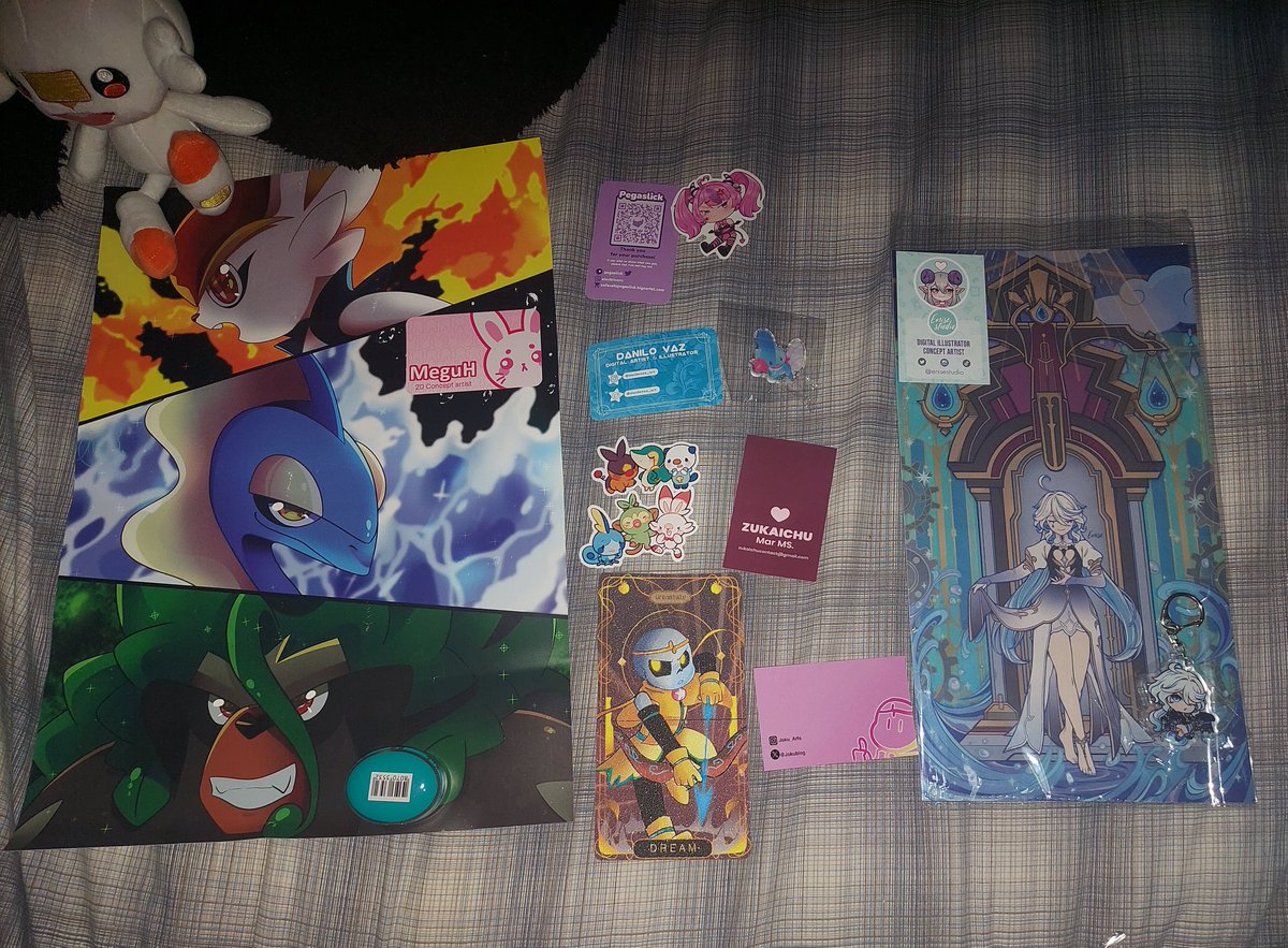 KuroDreamChan's tweet photo. Segunda edición de "¿Qué me traido de la Japan Weekend a casa?" (Peluche de Scorbunny y cajita verde no incluidos). Tantas cositas que me encantaron aunque acabe con una pequeña deuda con mi amigo.

@MeguH_art @Pegaslick @danilovaz_art @zukaichu @JokuBlog @enisestudio https://t.co/bGcKeOXZ07