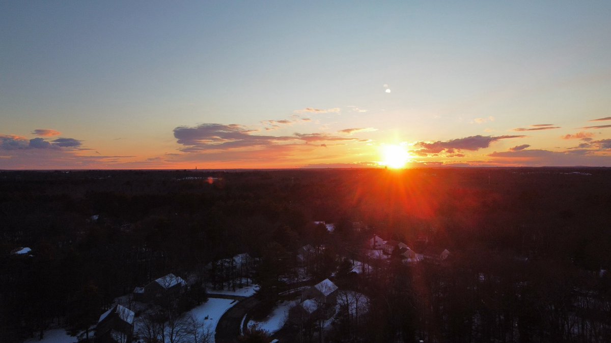 poppywatersa's tweet image. Very nice sunset between snow squalls tonight