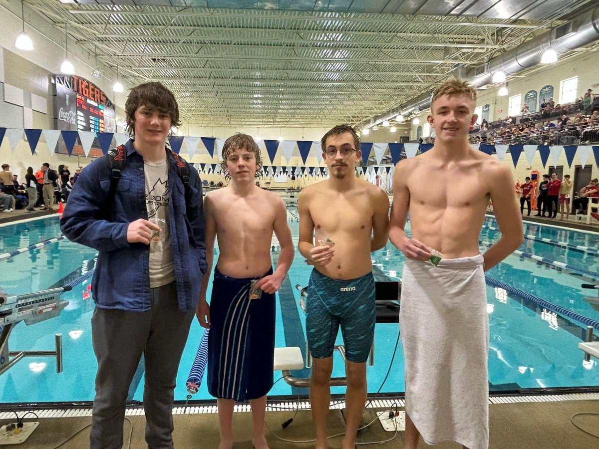 Congratulations to SCHS's very own J. Gibson, B. Papas, M. Douglas, A. Woolridge for bringing home some IHSA hardware in swimming. These men finished: 5th in the 200 Freestyle Relay and the 200 Medley Relay!! 🏊🏅
