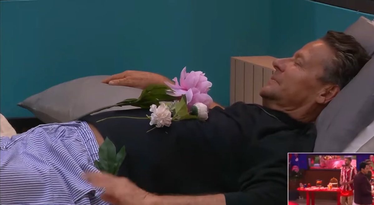 Apoyaras a Alfredo Adame ?  Para que siga en la casa de los famosos ? #LCDLF4 

Si 🔄 
No ❤️ 

Comenta el 
💬 ¿por qué? De tu respuesta.