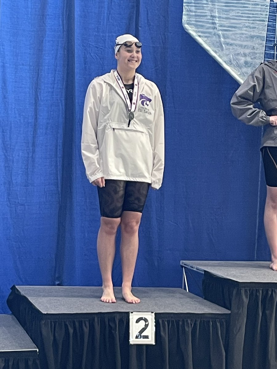 SwimDive_EHS's tweet photo. Congratulations to Chloe Robinson who takes 6th and Haiden Schoessel who takes 2nd! https://t.co/F76R6QBMTn