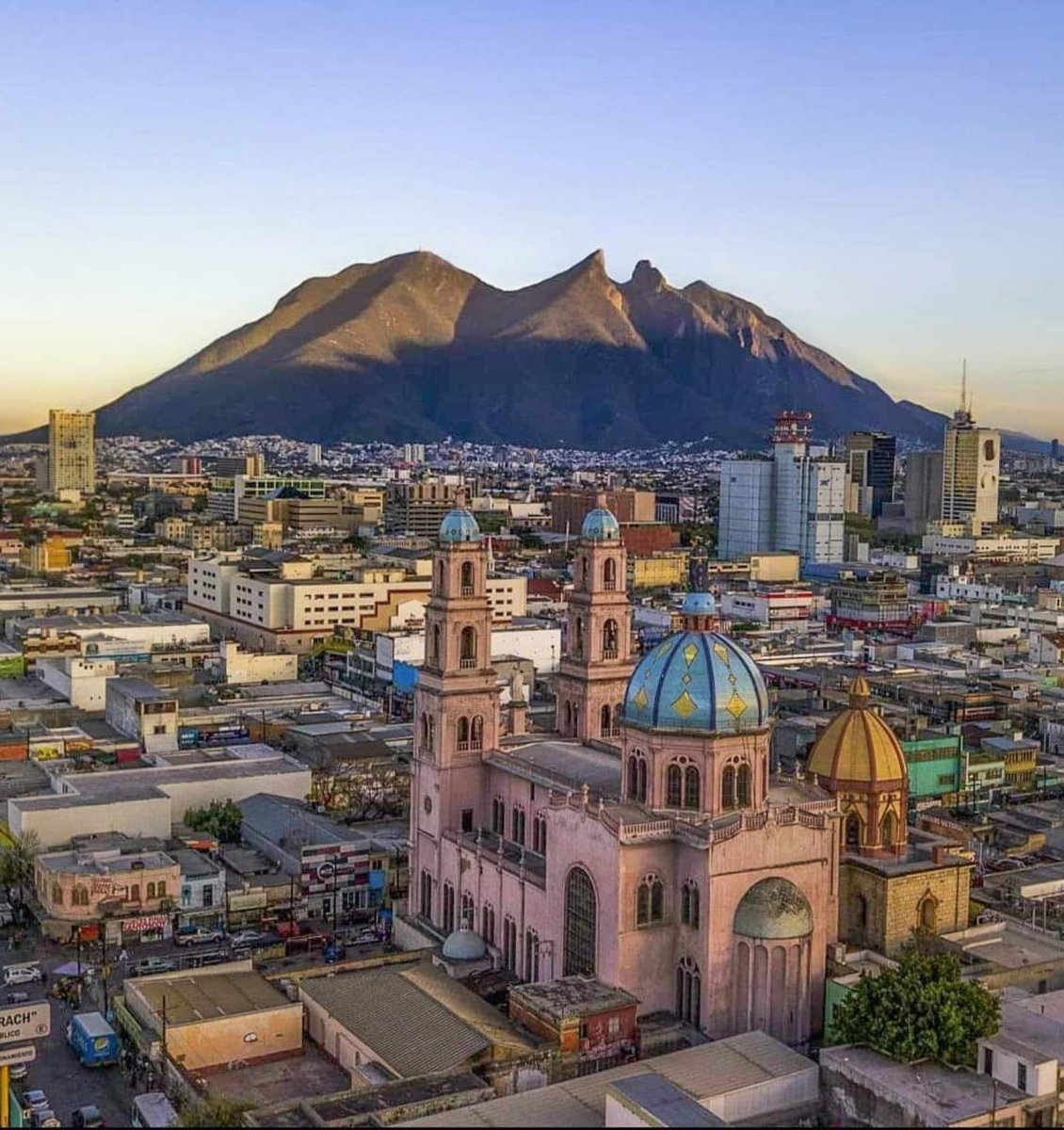 AnaGarcia031204's tweet photo. El centro de Monterrey,N.L. que bella postal!!! https://t.co/HsEnxpSLPF
