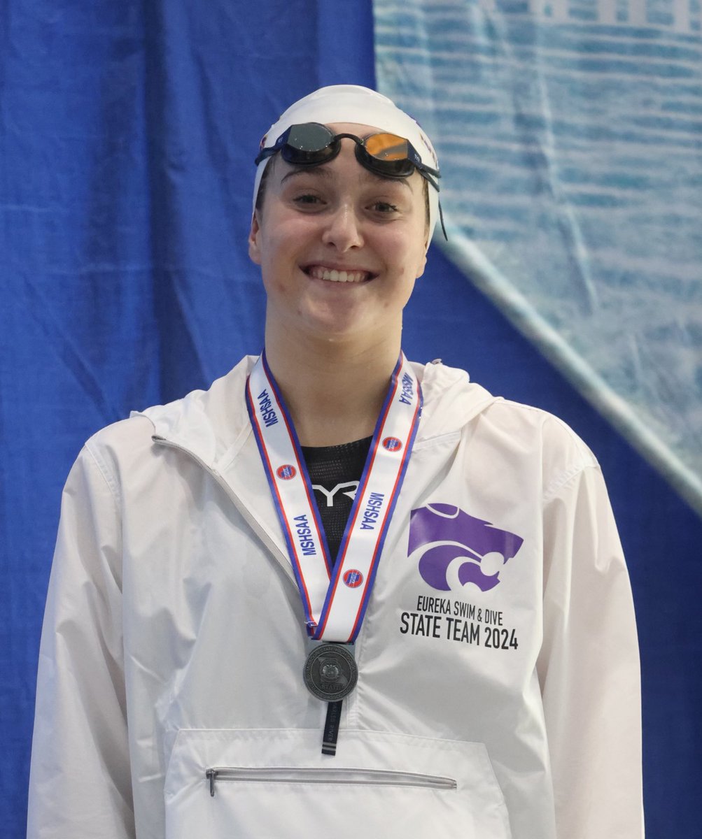 EHSActivityDir's tweet photo. Chloe Robinson finishes 6th in the 100 Free, Haiden Schoessel finishes 2nd! https://t.co/YENftrEsUc