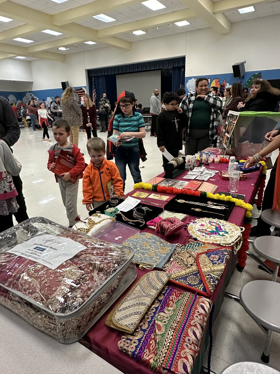 SpringRunSTEAM's tweet image. Celebrating our diverse cultures and heritages at our International Night/Book Fair #springrunfun