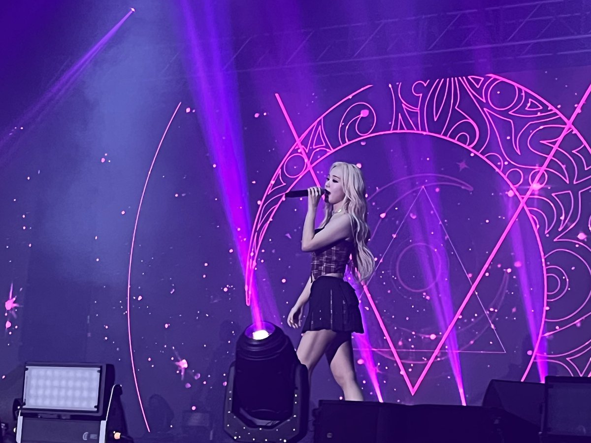 adrinsomnia_'s tweet photo. it was everything and more i could’ve asked for THANK YOU DREAMCATCHER🖤 https://t.co/wm3DAiuNGJ