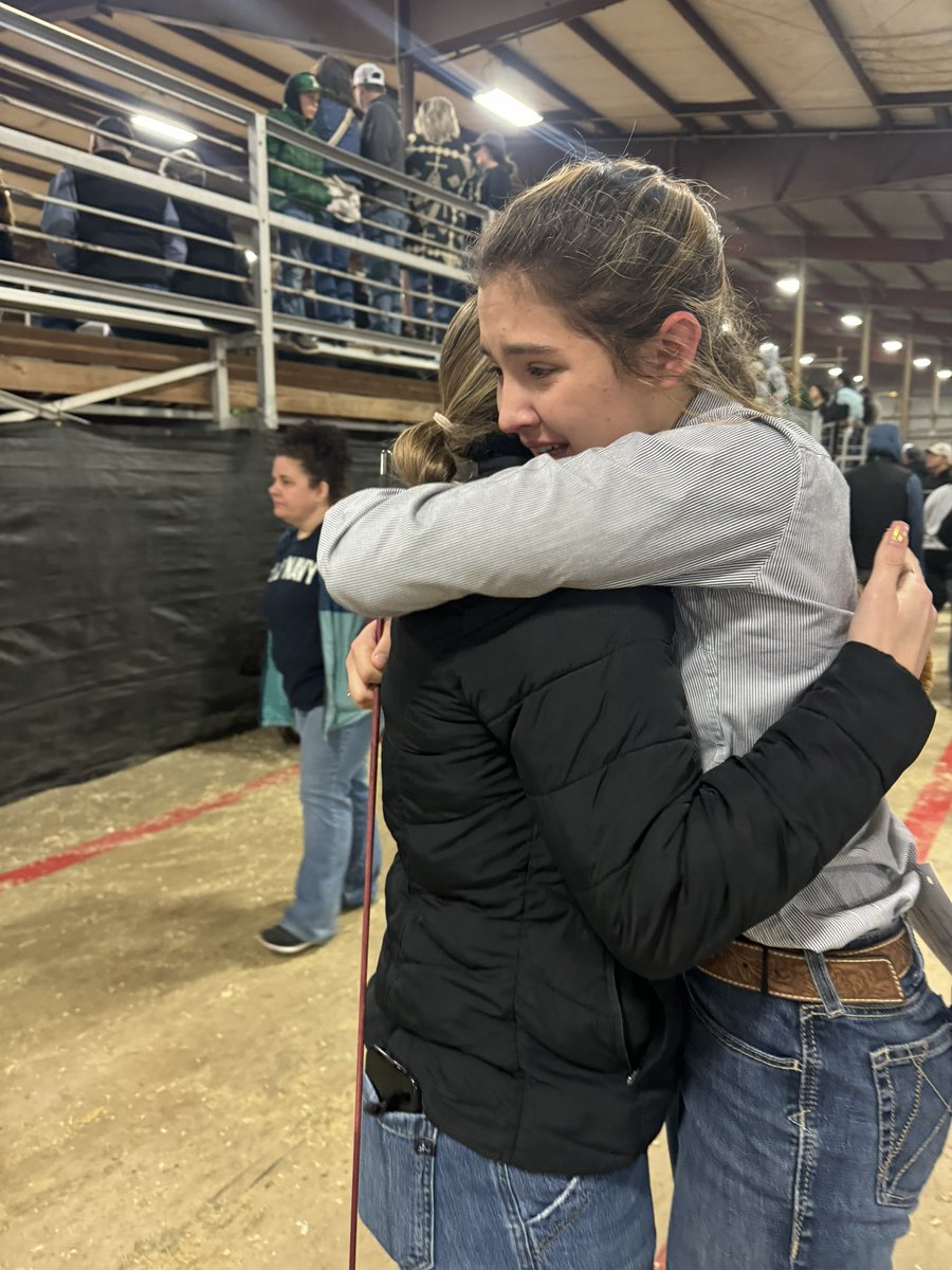 JustfromSutton's tweet photo. I���m so proud of these two. We didn’t place but our kids do all the work themselves and they have earned more than ribbons, banners or buckles could ever give. ❤️ A huge thank you to our FFA sponsors Alyssa Bennett and Taylor Muzny and our breeder Mike Taylor w/Taylor'd genetics. https://t.co/YQAxJpPbyD