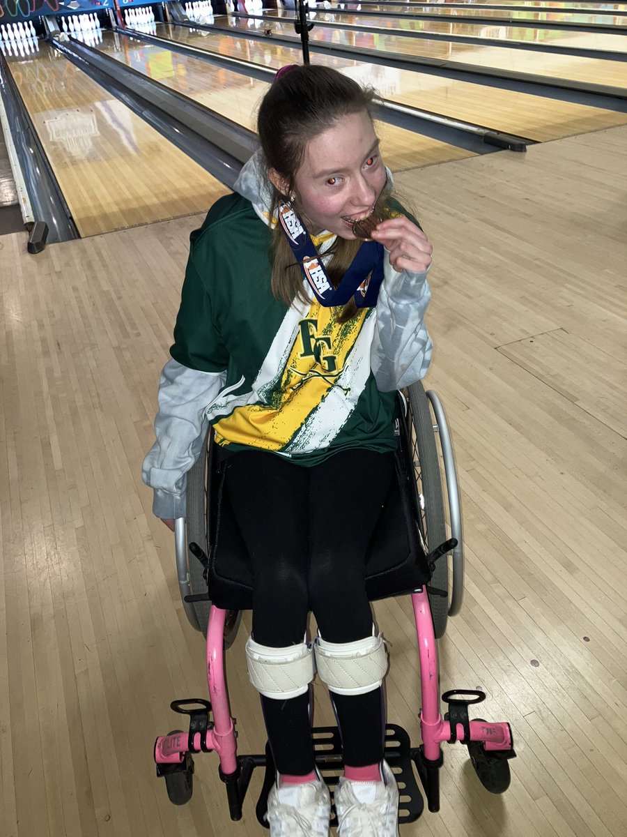 EG Bowling tweet media