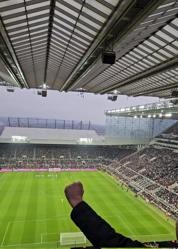Another bizarre VAR incident, not sure anyone in the ground knew what was going on, including the officials. 🤷 

It was decent performance, but  two points dropped again.. 

#afcb