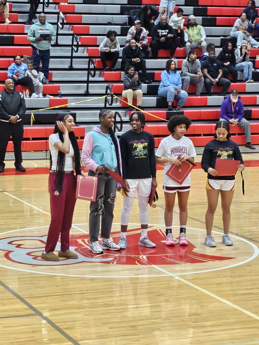 Congratulations to Chloe Evans for making 1st All Region!!! #MaysRide🏀💛💙🏀