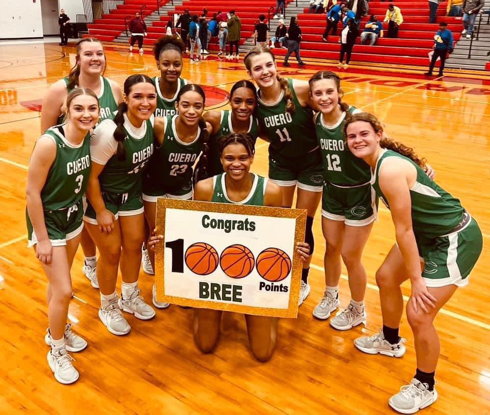 aubreyb_hoops's tweet photo. Great day to be a gobbler. We won Area &amp; I scored my 1000th point, but it’s not over yet, Round 3 loading ..💚 https://t.co/kvrKij7PoH