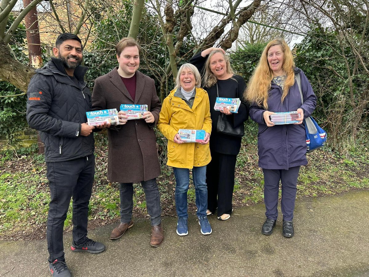 KeithRBarber's tweet photo. Good friends, our latest InTouch newsletter and even the daffodils are on display - what’s not to like about campaigning in Ingrave &amp; Herongate with the warmer weather approaching. #ingrqve #Herongate #community #Conservatives https://t.co/33LMUI8qe0