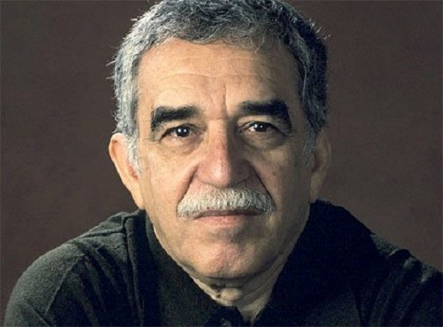 'Un hombre solo tiene derecho a mirar a otro hacia abajo cuando ha de ayudarle a levantarse'. Gabriel García Márquez #Fuedicho